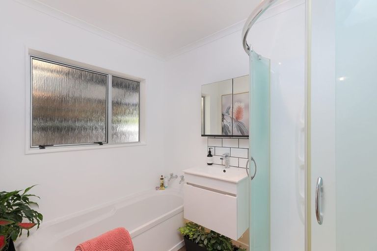 Photo of property in 6 Windlesham Place, Wakefield, 7025