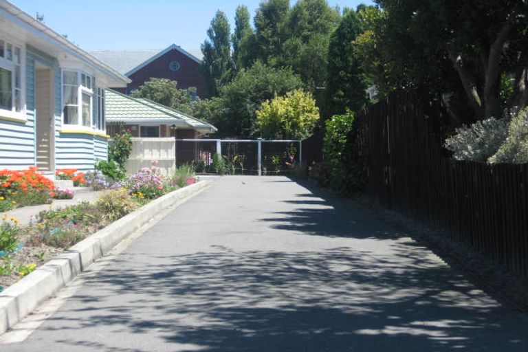 Photo of property in 2/8 Wharenui Road, Upper Riccarton, Christchurch, 8041