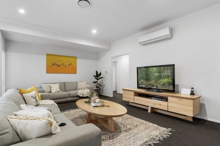 Photo of property in 57 Te Kio Crescent, Papamoa Beach, Papamoa, 3118