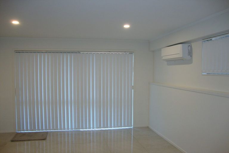 Photo of property in 1/36 Palliser Lane, Browns Bay, Auckland, 0630