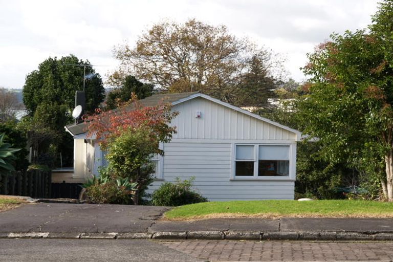 Photo of property in 71 Churchill Road, Cockle Bay, Auckland, 2014