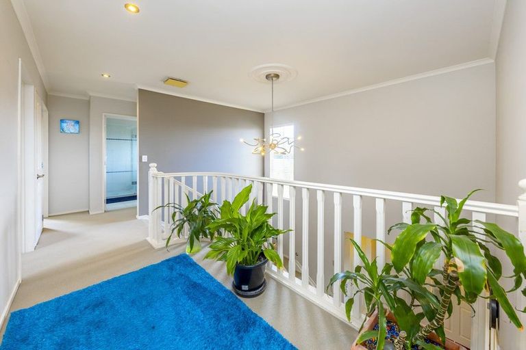 Photo of property in 19 Cairnsvale Rise, Manurewa, Auckland, 2105