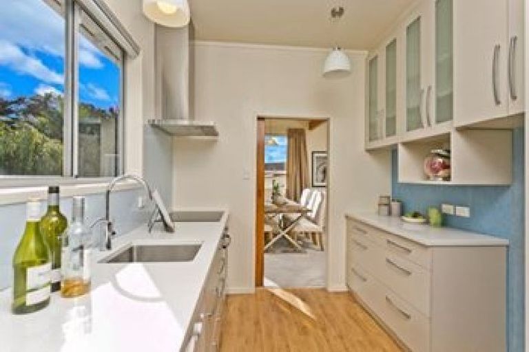 Photo of property in 129 Arran Road, Browns Bay, Auckland, 0630