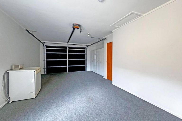 Photo of property in 1/12 Shakespeare Road, Milford, Auckland, 0620
