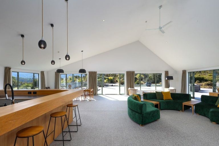 Photo of property in Splitapplelodge.com, 370 Kaiteriteri-sandy Bay Road, Kaiteriteri, Motueka, 7197