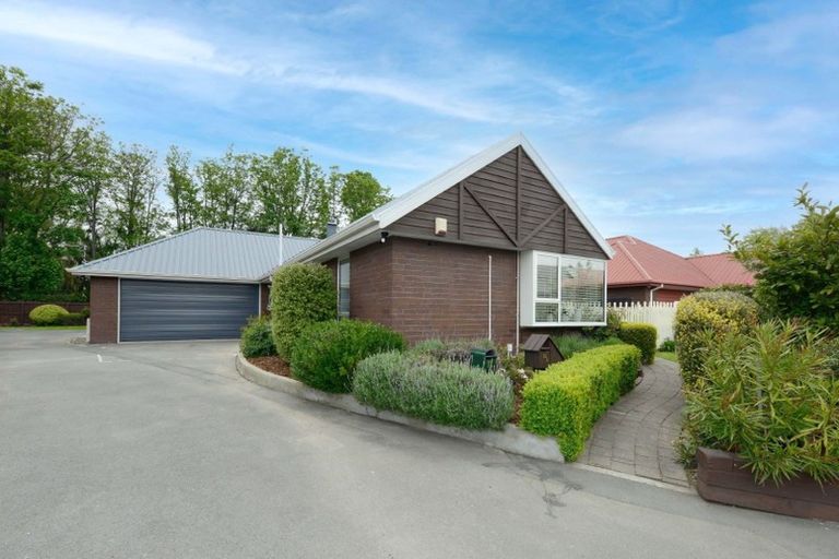 Photo of property in 2/11 Ludecke Place, Sockburn, Christchurch, 8042