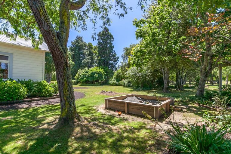 Photo of property in 1971 Moutere Highway, Upper Moutere, 7175