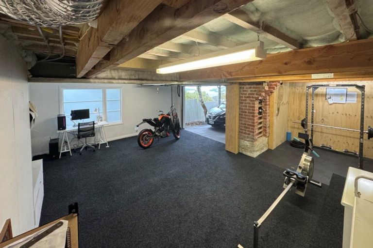 Photo of property in 102 Homebush Road, Khandallah, Wellington, 6035