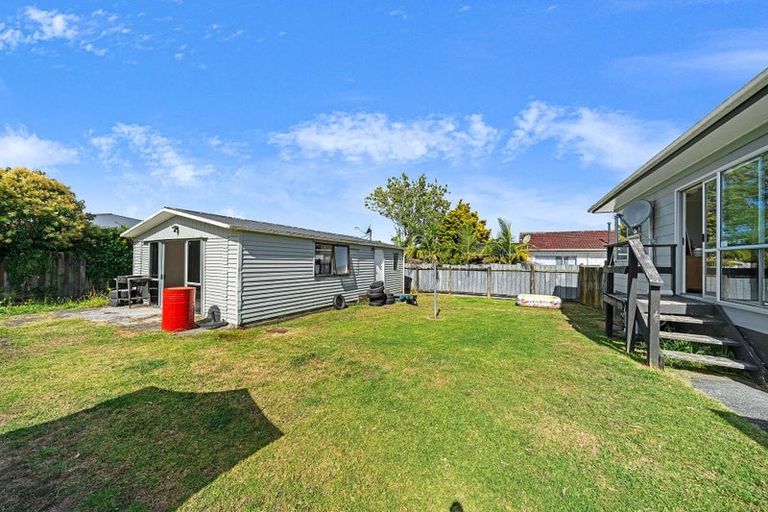 Photo of property in 6 Karina Place, Glen Eden, Auckland, 0602