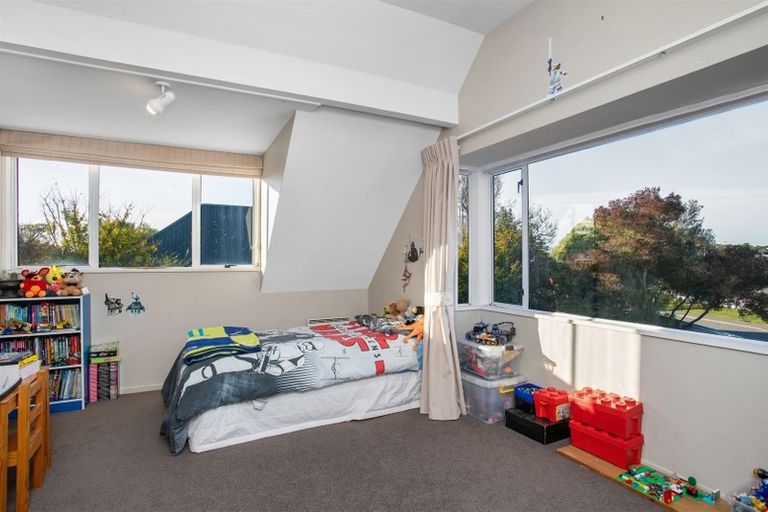 Photo of property in 77 Regency Crescent, Redwood, Christchurch, 8051