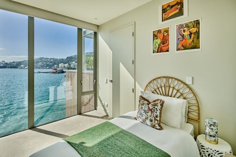 Photo of property in Clyde Quay Wharf, 3c/6 Clyde Quay Wharf, Te Aro, Wellington, 6011