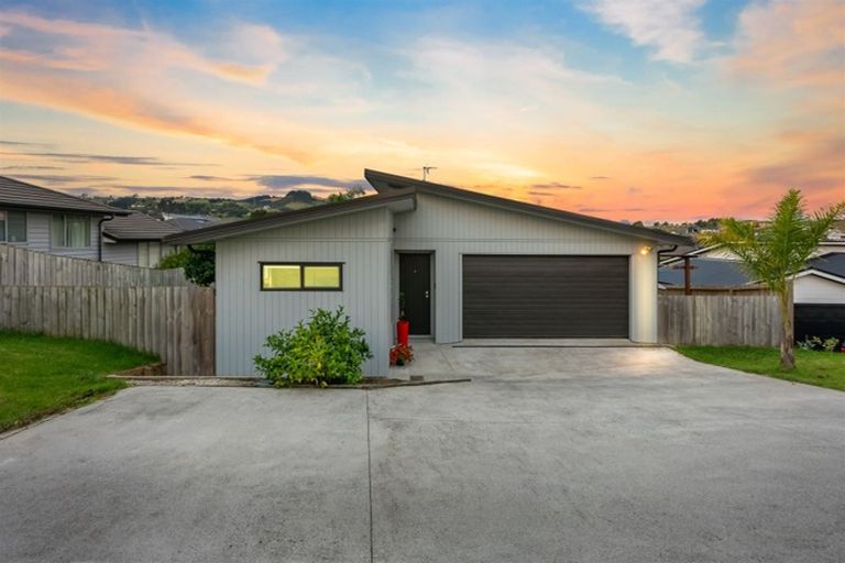 Photo of property in 66 Helenslee Road, Pokeno, 2402