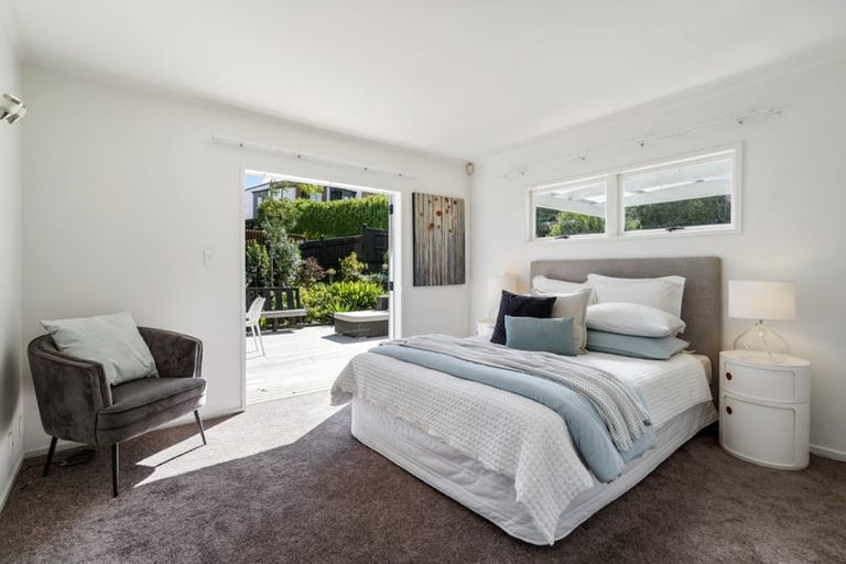 Photo of property in 10 Brunton Place, Glenfield, Auckland, 0629