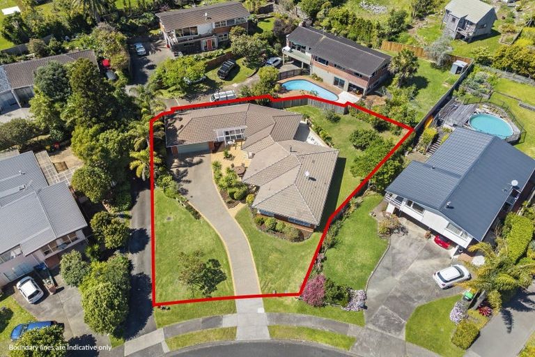 Photo of property in 15 Pickwick Parade, Mellons Bay, Auckland, 2014