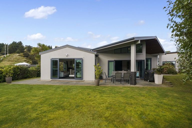 Photo of property in 3 Endeavour Drive, Whitby, Porirua, 5024