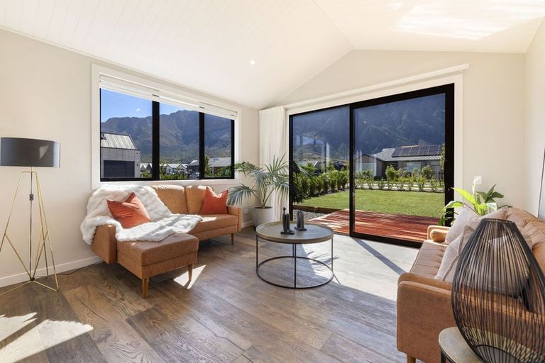 Photo of property in 22 Woolshed Road, Jacks Point, Queenstown, 9371