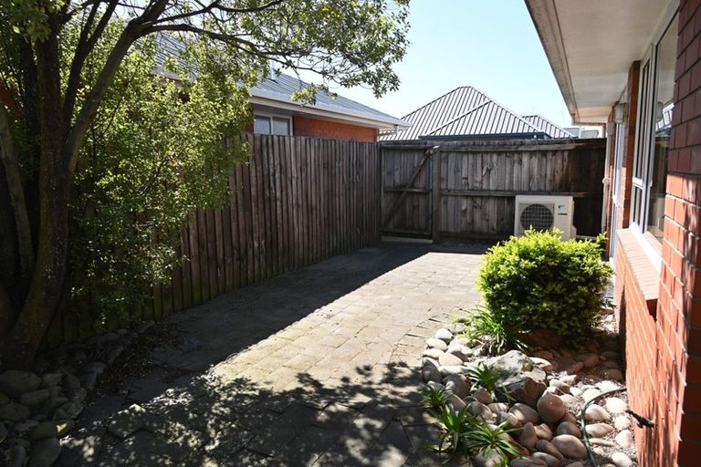 Photo of property in 2/18 Burdale Street, Riccarton, Christchurch, 8011