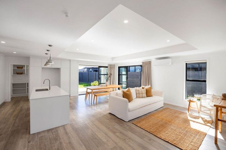 Photo of property in 12 Lewis Way, Cambridge, 3434