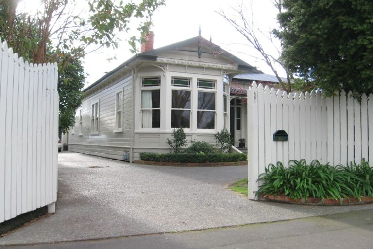 Photo of property in 461 Featherston Street, Palmerston North, 4414