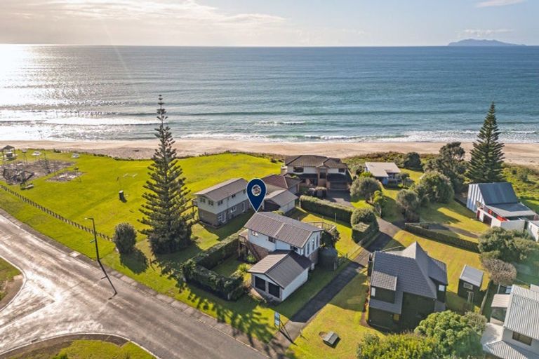 Photo of property in 3 Kon Tiki Road, Whiritoa, Whangamata, 3691