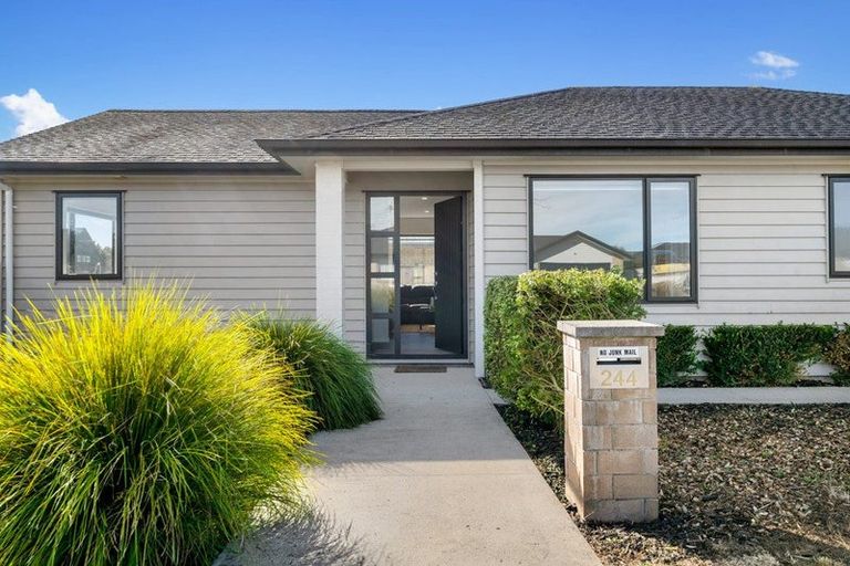 Photo of property in 244 Victoria Street West, Pukekohe, 2120