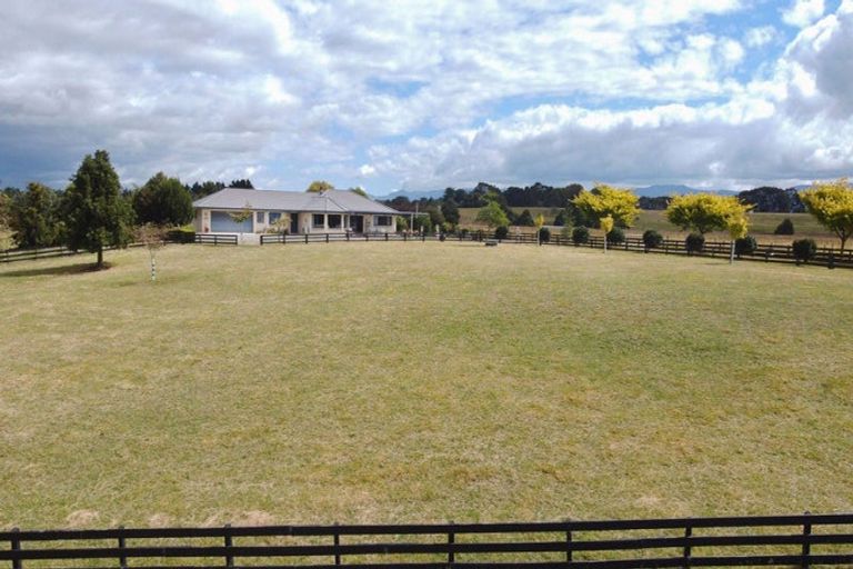 Photo of property in 28 Cowper Side Road, Dannevirke, 4976