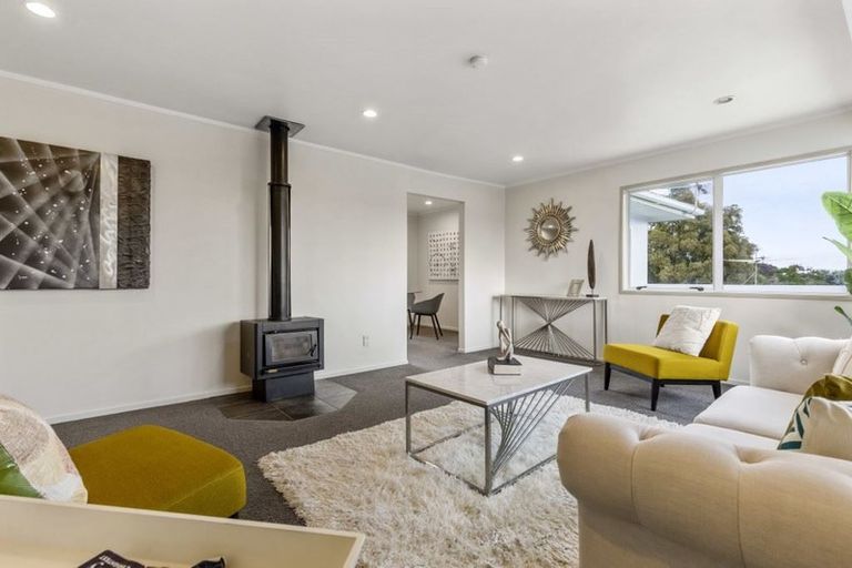 Photo of property in 10 Tamahere Drive, Glenfield, Auckland, 0629