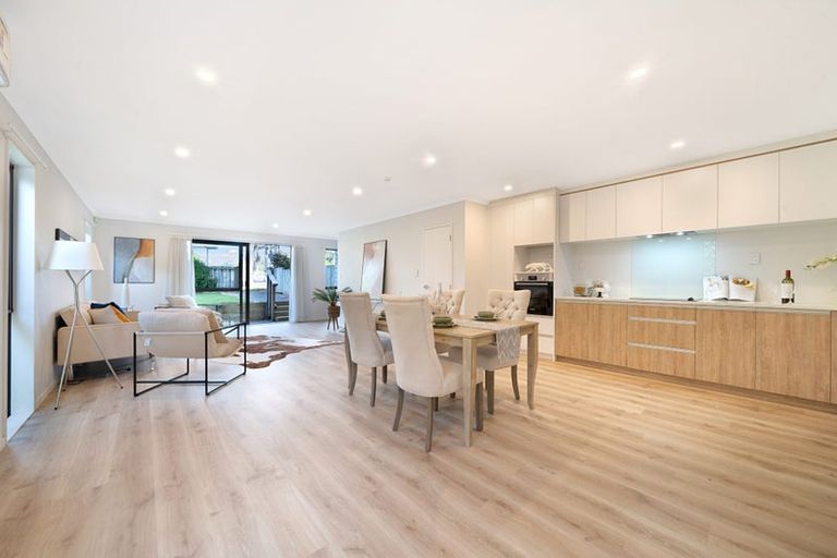 Photo of property in 439a West Coast Road, Glen Eden, Auckland, 0602