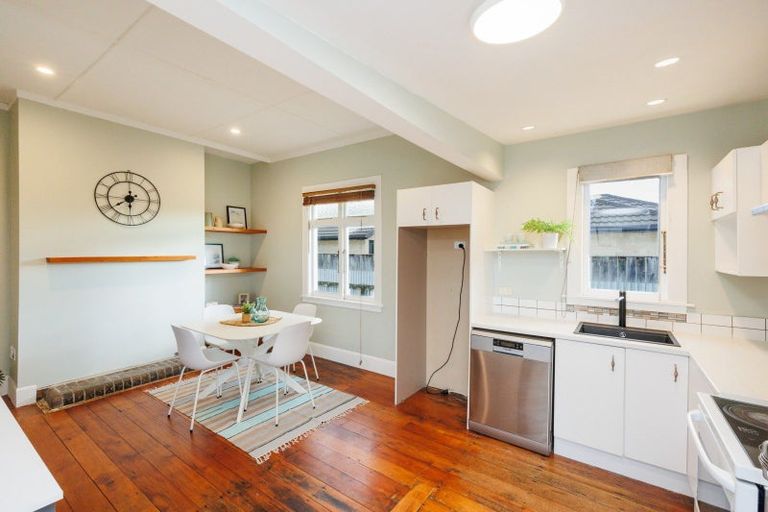 Photo of property in 223 College Street, West End, Palmerston North, 4412