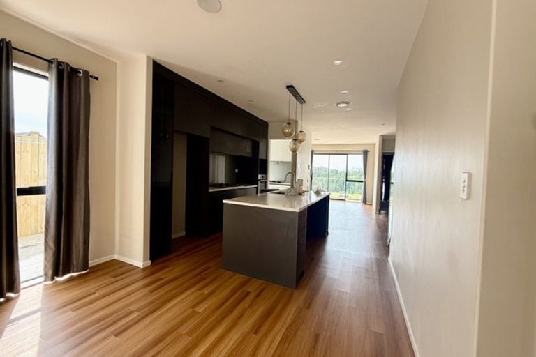 Photo of property in 34 Grand Ridge Avenue, Flat Bush, Auckland, 2019