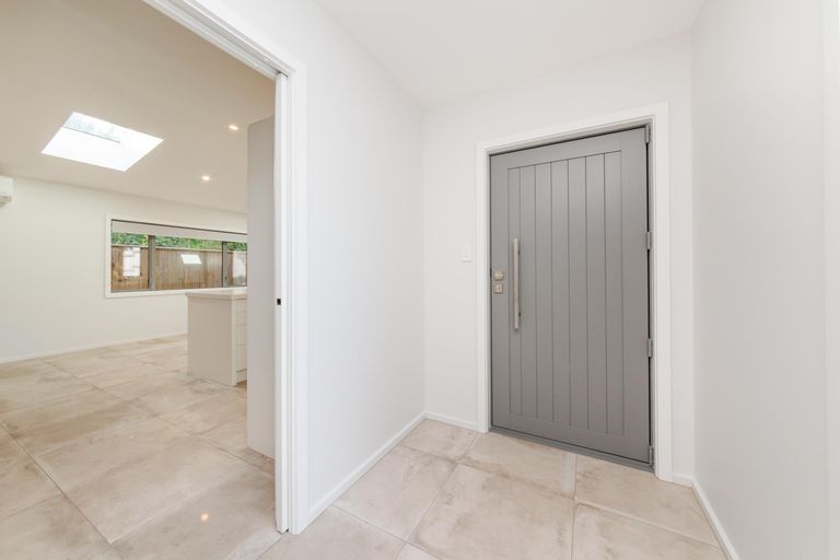 Photo of property in 5a Woodstock Place, Hokowhitu, Palmerston North, 4410