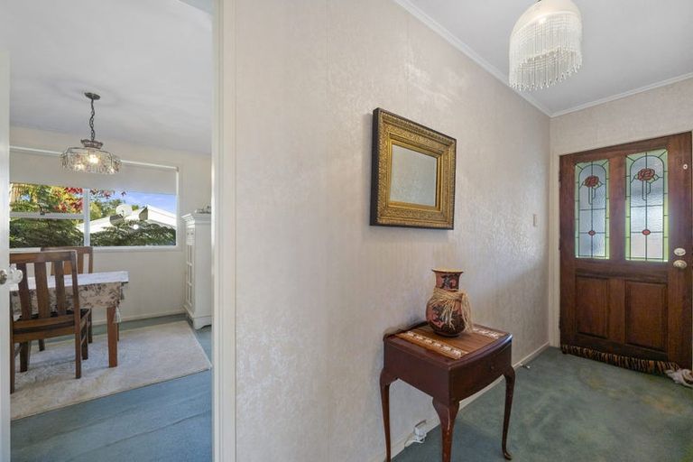 Photo of property in 29 Sequoia Place, Sunnynook, Auckland, 0620