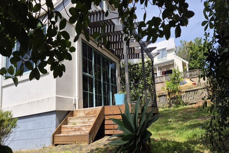 Photo of property in 2/485 Don Buck Road, Massey, Auckland, 0614