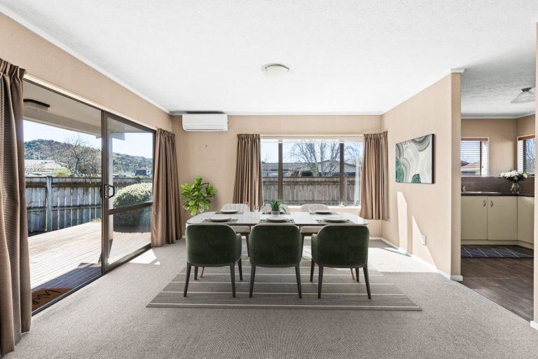 Photo of property in 52 Hetley Crescent, Taradale, Napier, 4112