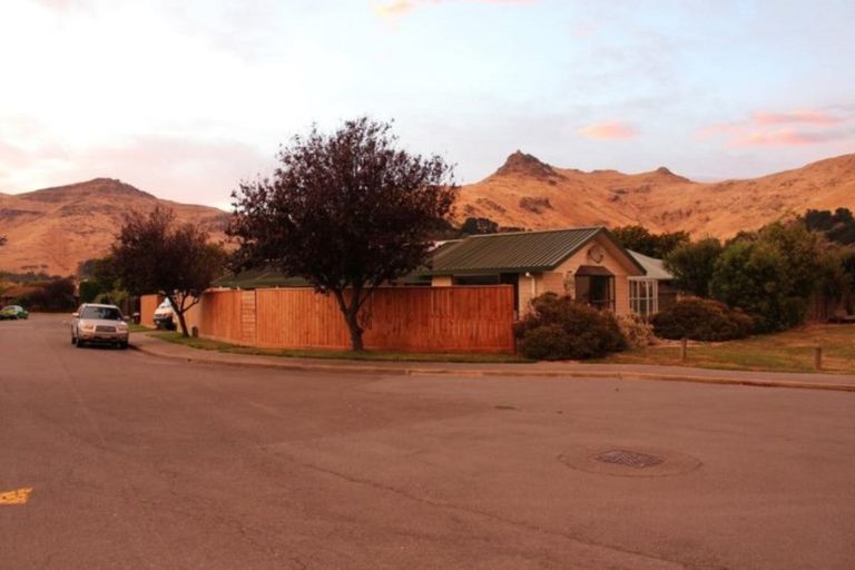 Photo of property in 8 Warner Place, Heathcote Valley, Christchurch, 8022