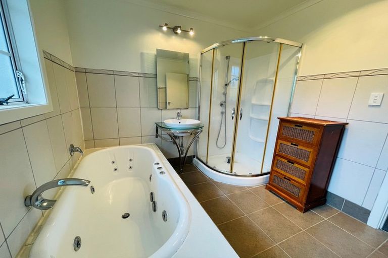 Photo of property in 9 Towra Place, Botany Downs, Auckland, 2010