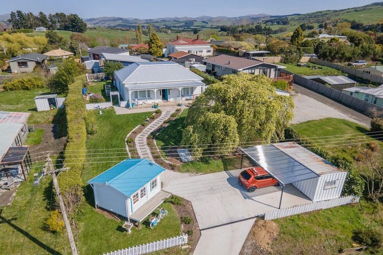 Photo of property in 17 Beach Street, Waikouaiti, 9510