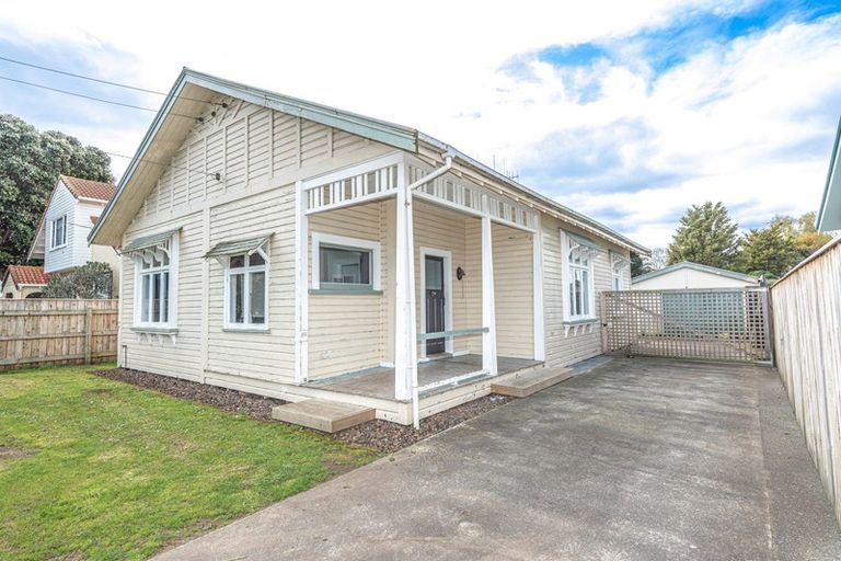 Photo of property in 36 Caius Avenue, Gonville, Whanganui, 4501