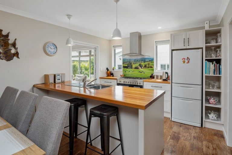 Photo of property in 6a Huia Street, Waikawa, Picton, 7220