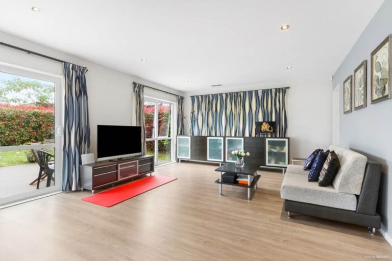 Photo of property in 140r Hepburn Road, Glendene, Auckland, 0602