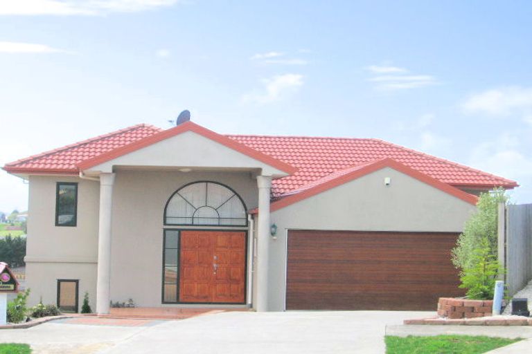 Photo of property in 23 Maidstone Place, Oteha, Auckland, 0632