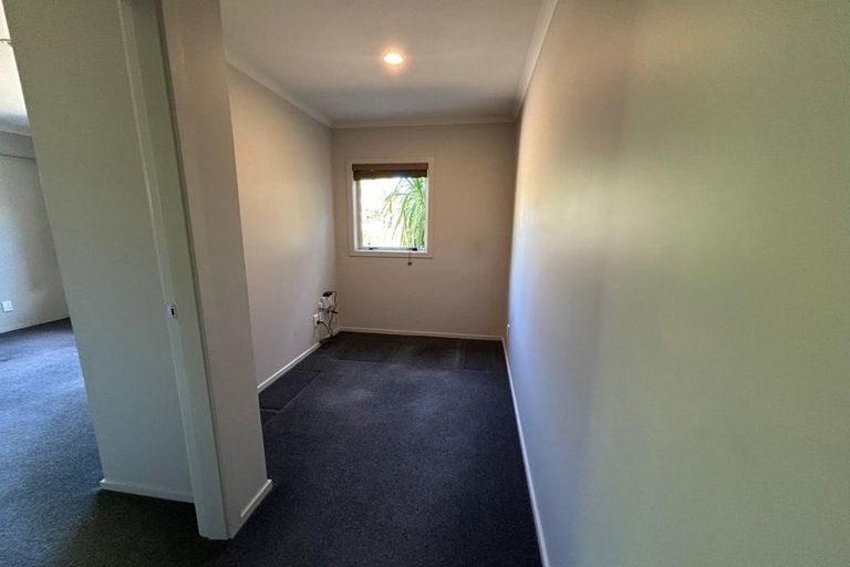 Photo of property in 6 Routeburn Avenue, Aotea, Porirua, 5024