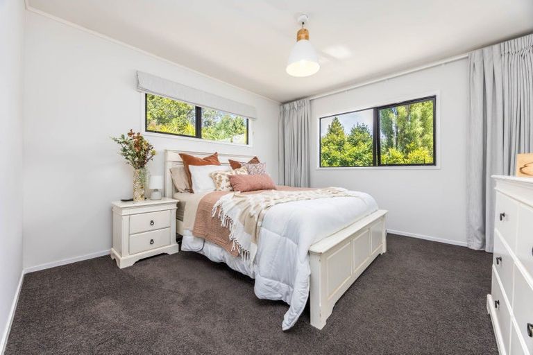 Photo of property in 60 Gatman Street, Birkdale, Auckland, 0626