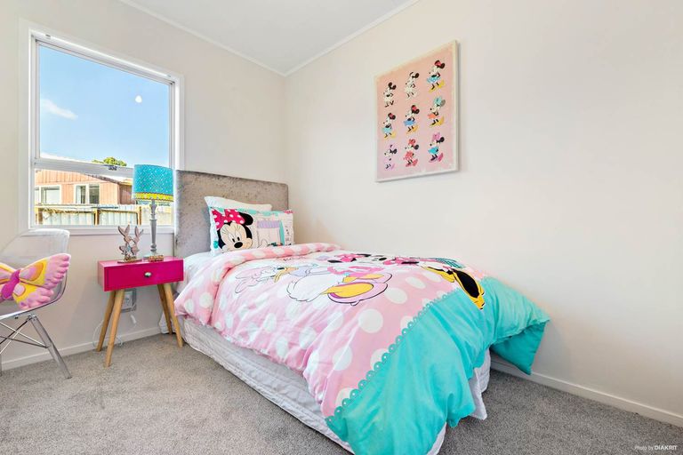 Photo of property in 3 Bundena Place, Clendon Park, Auckland, 2103