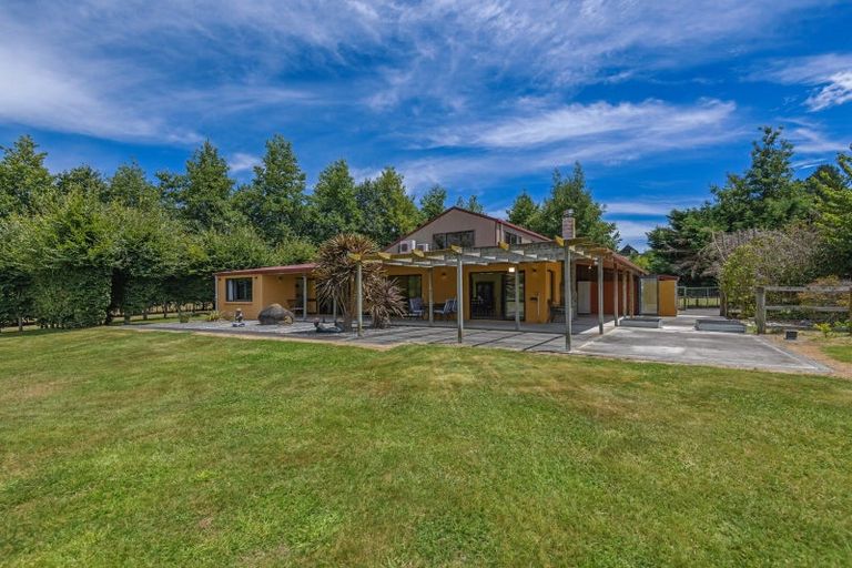 Photo of property in 195 Rowes Road, Hunterville, 4785