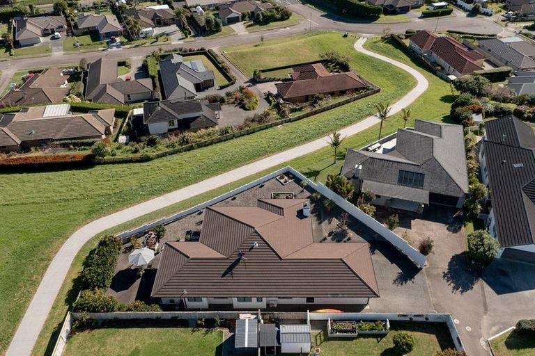 Photo of property in 35 Holyoake Terrace, Omokoroa, 3114