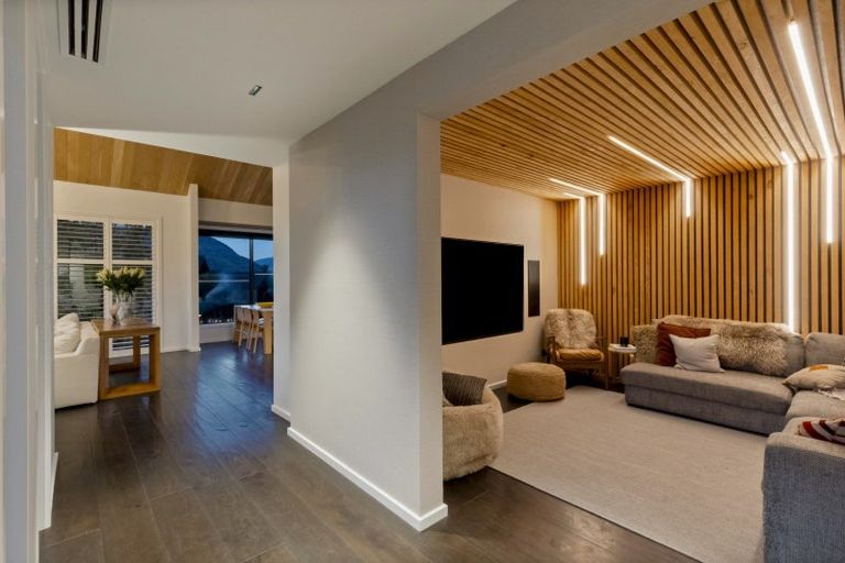 Photo of property in 31 Falconer Rise, Jacks Point, Queenstown, 9371