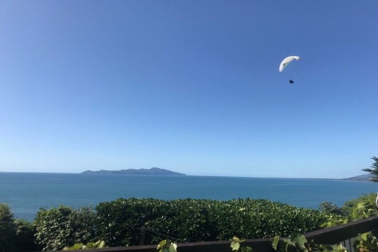 Photo of property in 1 Haunui Way, Pukerua Bay, 5026