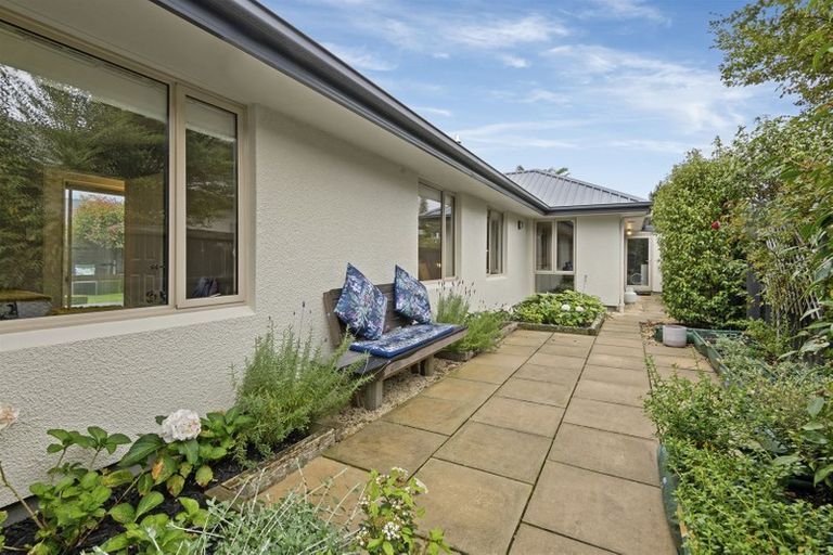 Photo of property in 77 Sarabande Avenue, Redwood, Christchurch, 8051