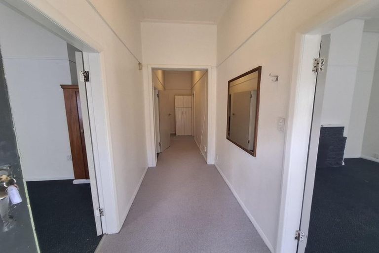 Photo of property in 25 Myrtle Crescent, Mount Cook, Wellington, 6021